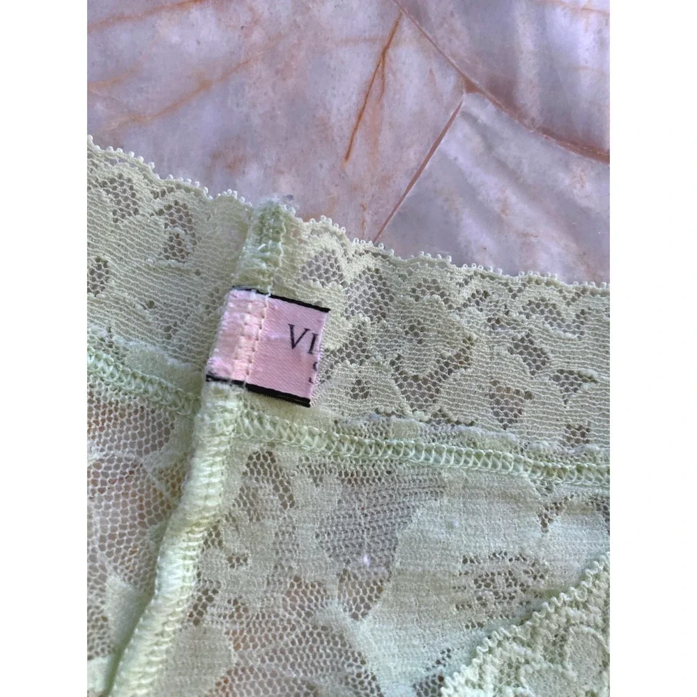 Victoria's Secret  Low Rise Thong Lime Green Floral Lace Small Panty